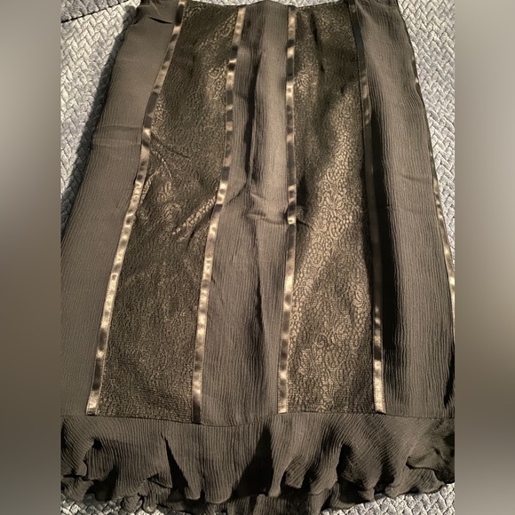 Express black silk and lace midi pencil skirt size 3/4 NWT - Picture 1 of 4
